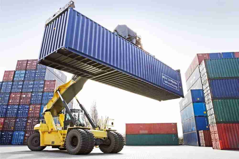 armazenamento-container-geral TRANSPORTES DE CARGA LCL